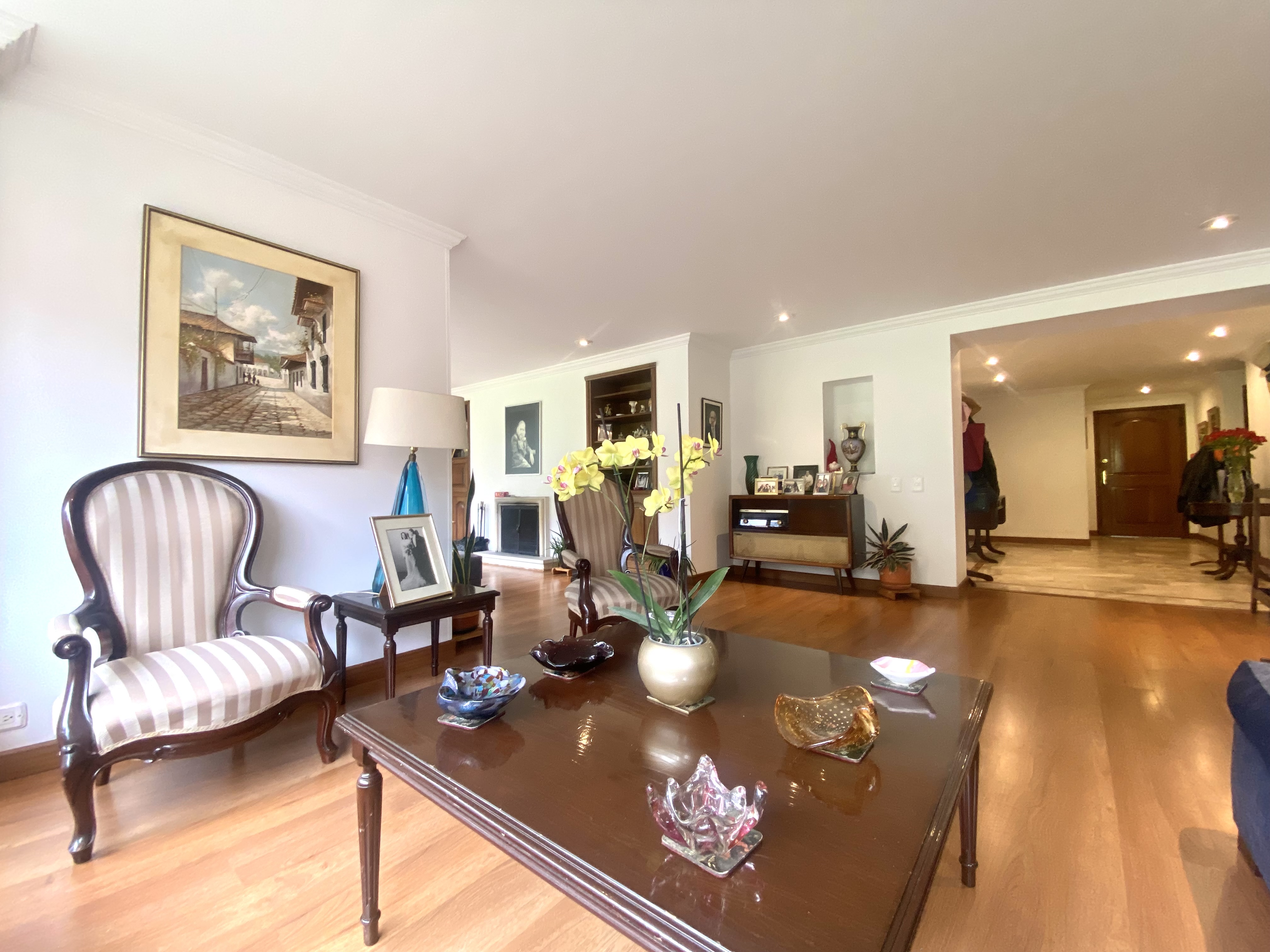 Apartamento en venta en Los Rosales, Bogotá · foto 7 de 24
