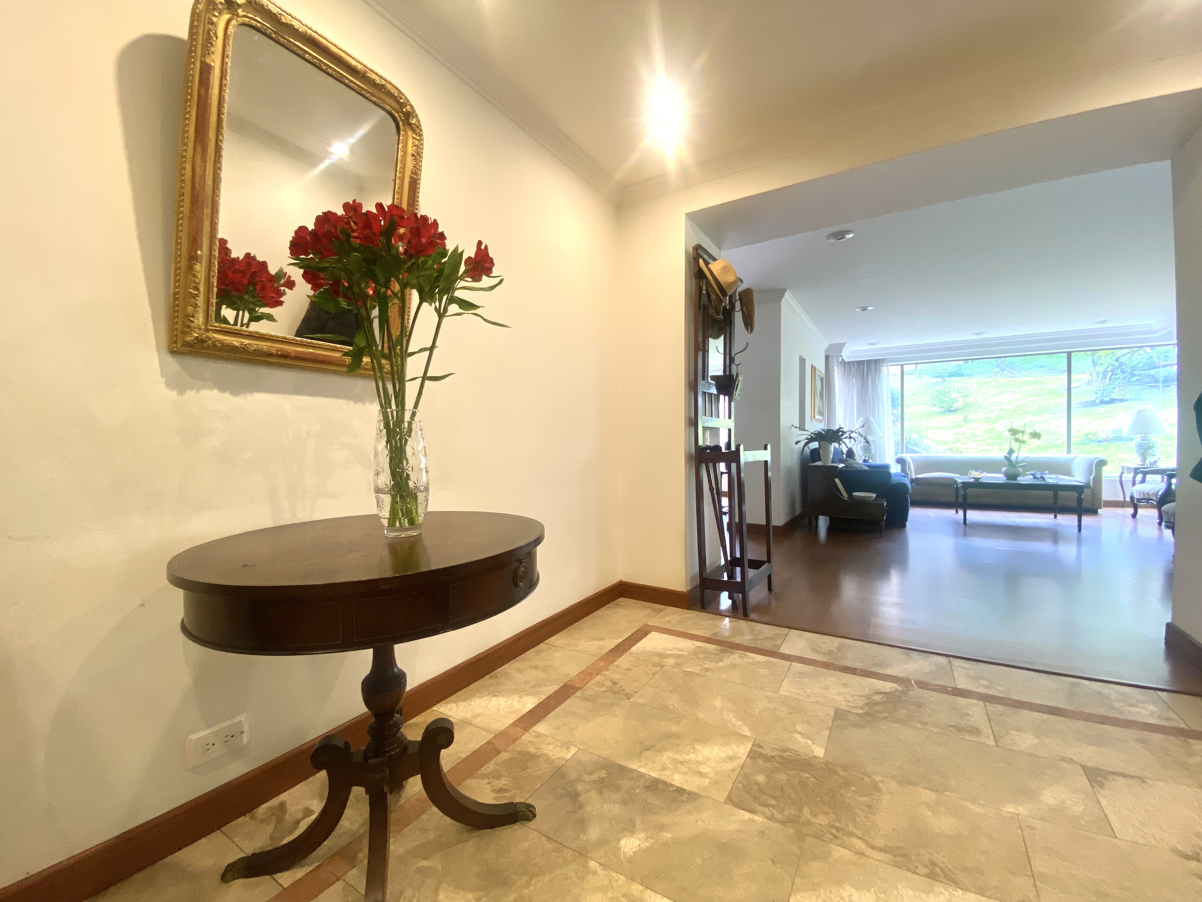 Apartamento en venta en Los Rosales, Bogotá · foto 17 de 24
