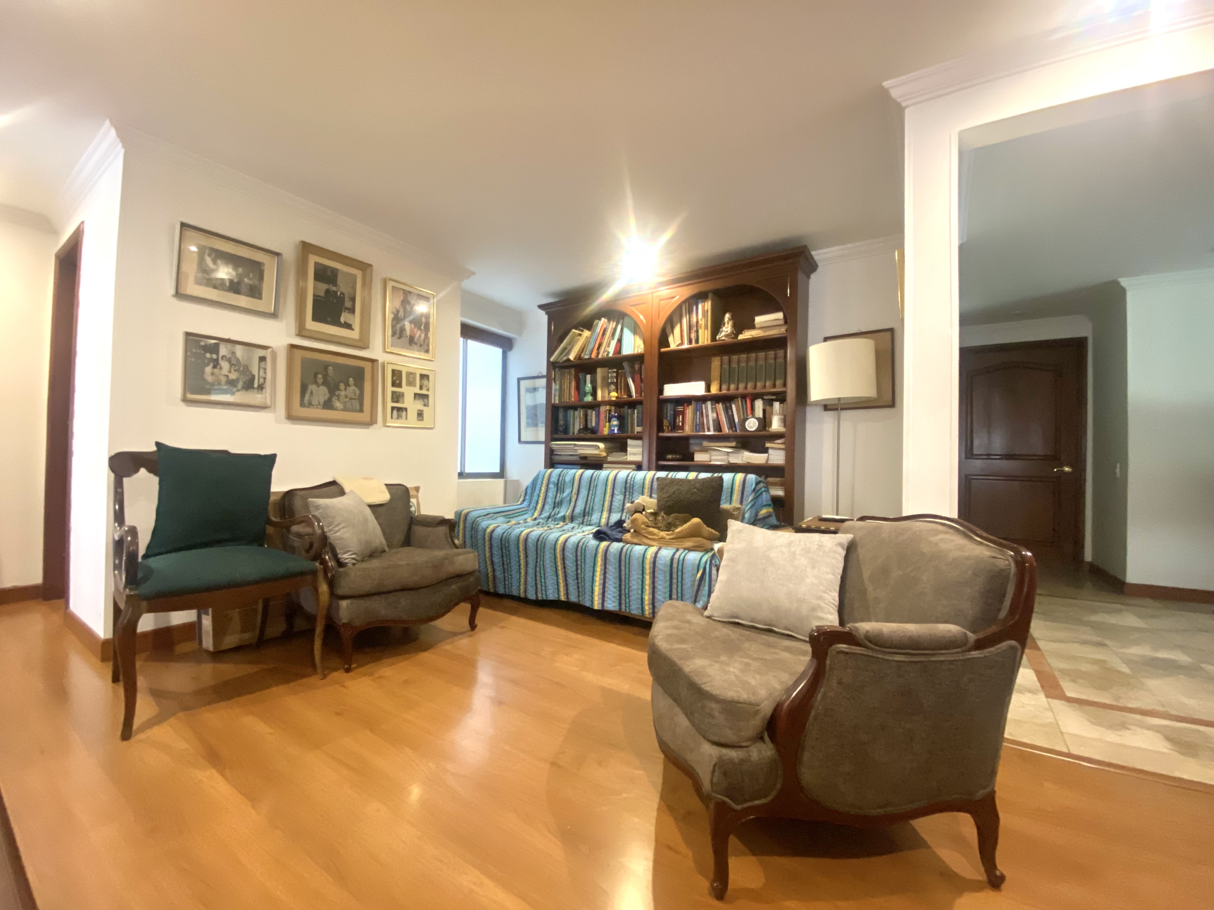 Apartamento en venta en Los Rosales, Bogotá · foto 18 de 24