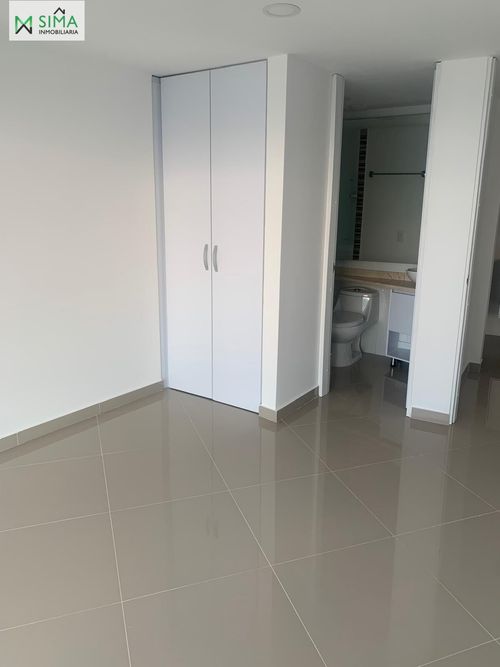 Apartamento de 2 alcobas en venta en Crespo, Cartagena, 117 m² · foto 2 de 19