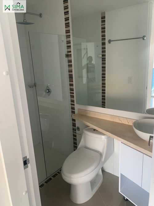Apartamento de 2 alcobas en venta en Crespo, Cartagena, 117 m² · foto 10 de 19