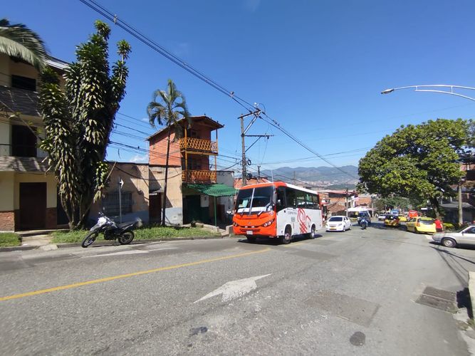 Casa de 6 alcobas en venta en Enciso, Medellín, 128 m² · foto 3 de 24