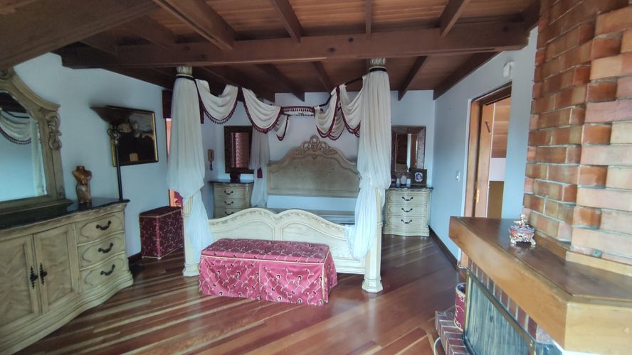 Casa de 5 alcobas en venta en Vereda Suba Naranjos, Bogotá, 382 m² · foto 2 de 24