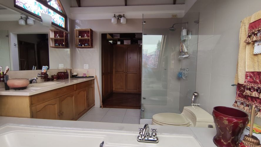 Casa de 5 alcobas en venta en Vereda Suba Naranjos, Bogotá, 382 m² · foto 10 de 24