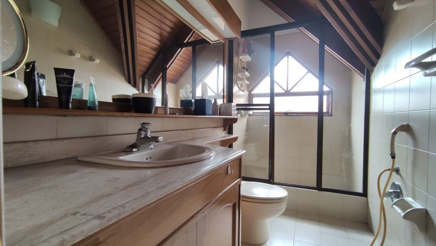 Casa de 5 alcobas en venta en Vereda Suba Naranjos, Bogotá, 382 m² · foto 18 de 24