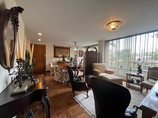 Apartamento de 3 alcobas en venta en El Poblado, Medellín, 108 m² · foto 1 de 18