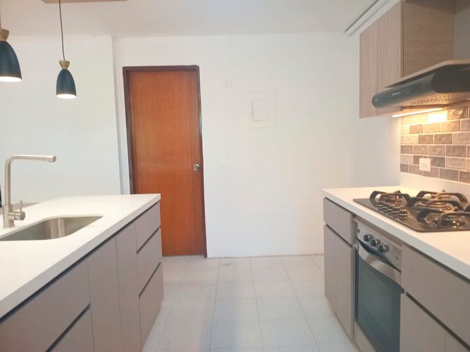 Casa de 3 alcobas en arriendo en El Poblado, Medellín, 210 m² · foto 7 de 18