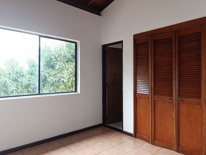 Casa de 3 alcobas en arriendo en El Poblado, Medellín, 210 m² · foto 9 de 18