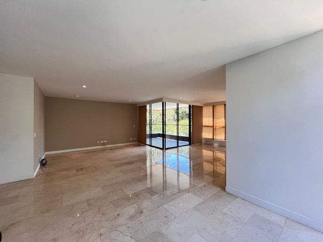 Apartamento de 3 alcobas en arriendo en El Poblado, Medellín, 135 m² · foto 4 de 20