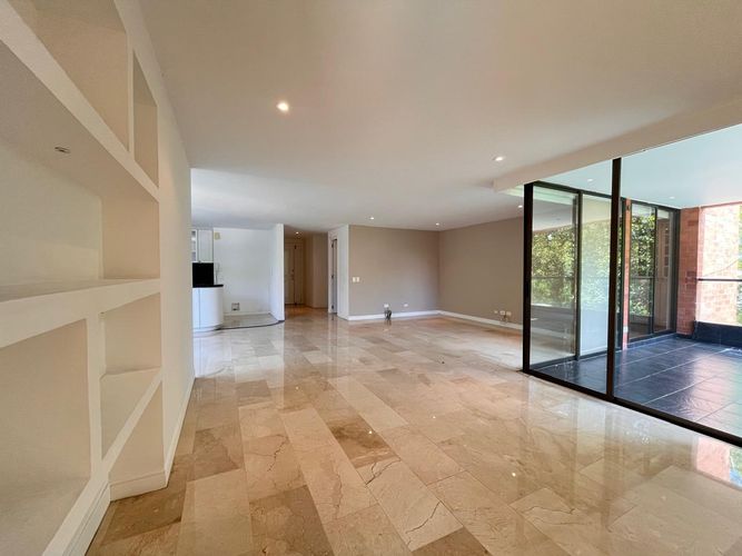 Apartamento de 3 alcobas en arriendo en El Poblado, Medellín, 135 m² · foto 2 de 20