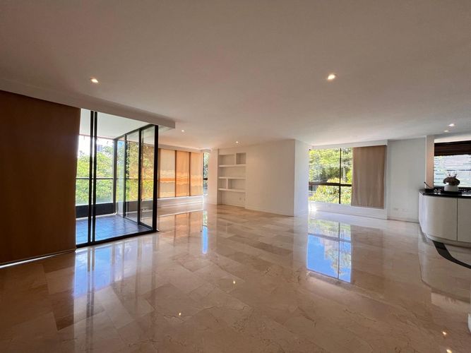Apartamento de 3 alcobas en arriendo en El Poblado, Medellín, 135 m² · foto 3 de 20