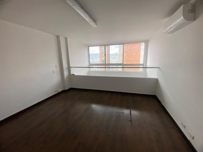 Oficina en arriendo en El Poblado, Medellín, 54 m² · foto 6 de 17