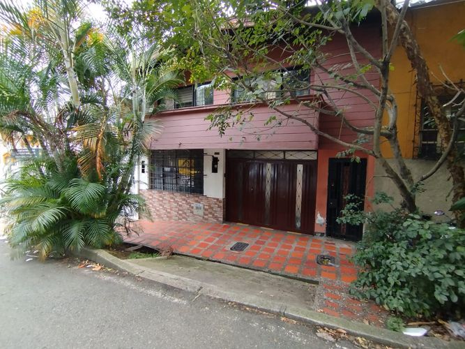 Casa de 5 alcobas en venta en Prado, Medellín, 203 m² · foto 3 de 24
