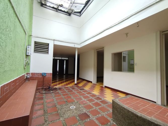 Casa de 5 alcobas en venta en Prado, Medellín, 203 m² · foto 11 de 24