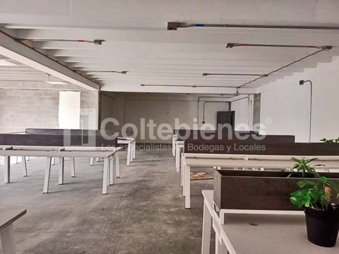 Local en arriendo en Colombia, Medellín, 3395 m² · foto 2 de 20