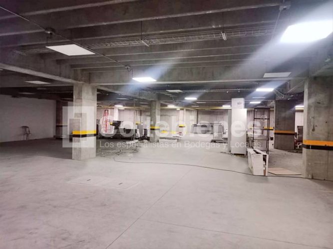 Local en arriendo en Colombia, Medellín, 3395 m² · foto 15 de 20