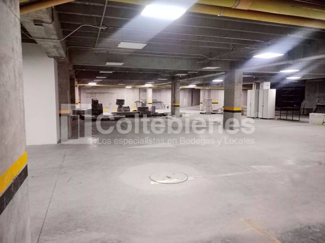 Local en arriendo en Colombia, Medellín, 3395 m² · foto 16 de 20