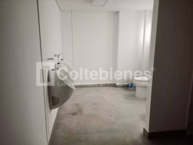 Local en arriendo en Colombia, Medellín, 3395 m² · foto 18 de 20