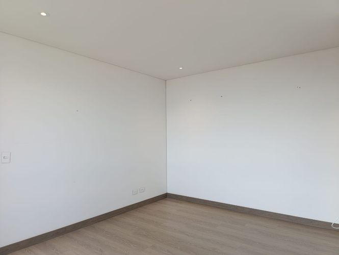 Apartamento de 2 alcobas en arriendo en El Castillo, Medellín, 89 m² · foto 8 de 19