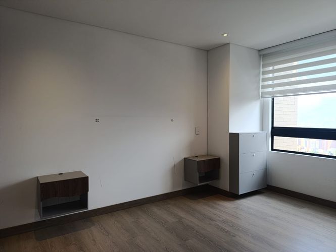 Apartamento de 2 alcobas en arriendo en El Castillo, Medellín, 89 m² · foto 10 de 19