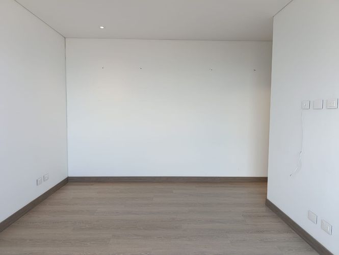 Apartamento de 2 alcobas en arriendo en El Castillo, Medellín, 89 m² · foto 9 de 19