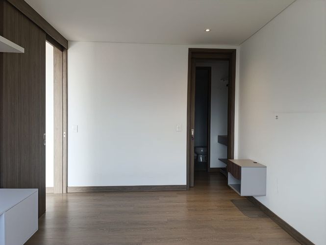 Apartamento de 2 alcobas en arriendo en El Castillo, Medellín, 89 m² · foto 12 de 19