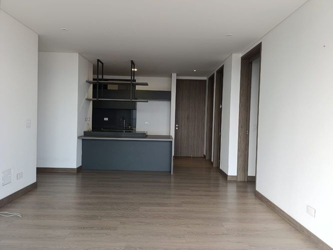 Apartamento de 2 alcobas en arriendo en El Castillo, Medellín, 89 m² · foto 5 de 19