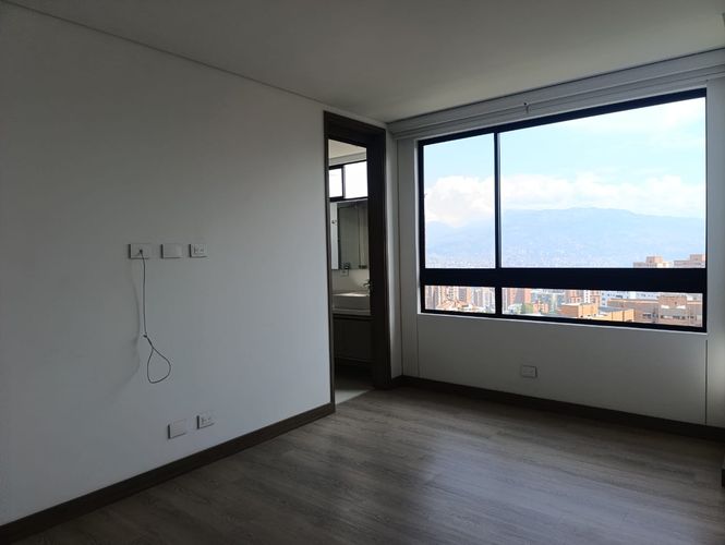 Apartamento de 2 alcobas en arriendo en El Castillo, Medellín, 89 m² · foto 14 de 19
