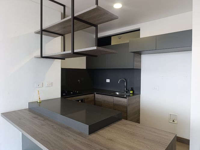 Apartamento de 2 alcobas en arriendo en El Castillo, Medellín, 89 m² · foto 4 de 19