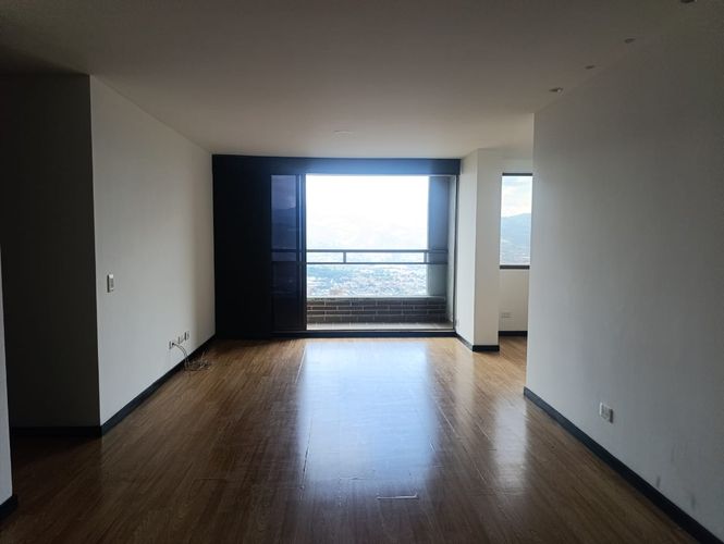 Apartamento de 3 alcobas en venta en El Poblado, Medellín, 89 m² · foto 3 de 18