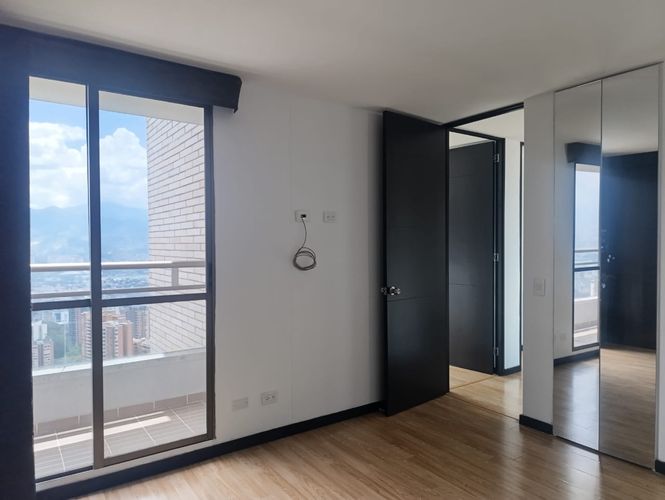 Apartamento de 3 alcobas en venta en El Poblado, Medellín, 89 m² · foto 12 de 18