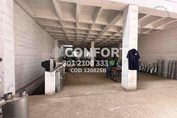 Bodega en arriendo en Jardines De Fe, Bello, 1041 m² · foto 2 de 15
