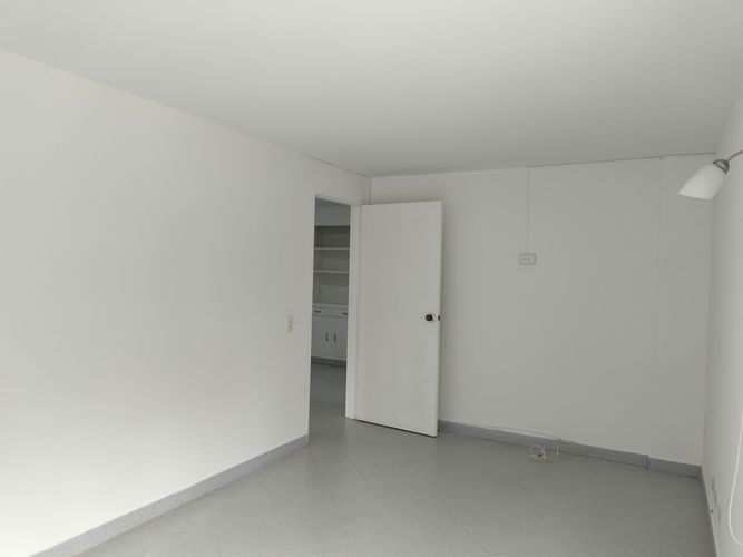 Apartamento de 3 alcobas en arriendo en Castropol, Medellín, 130 m² · foto 6 de 19