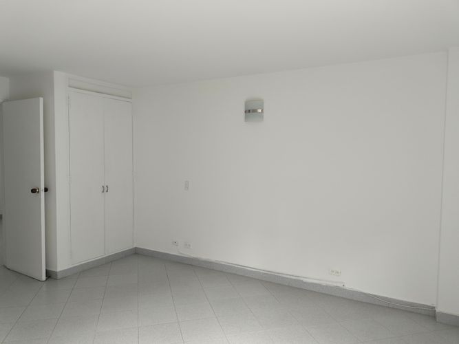 Apartamento de 3 alcobas en arriendo en Castropol, Medellín, 130 m² · foto 10 de 19