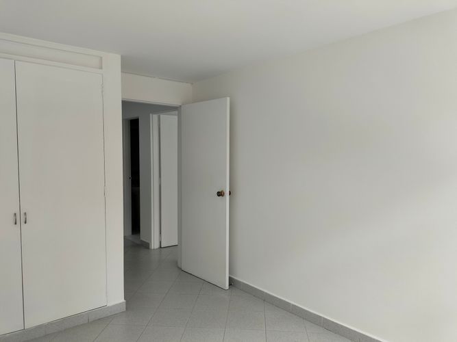 Apartamento de 3 alcobas en arriendo en Castropol, Medellín, 130 m² · foto 12 de 19