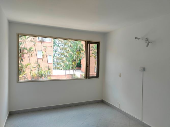 Apartamento de 3 alcobas en arriendo en Castropol, Medellín, 130 m² · foto 18 de 19