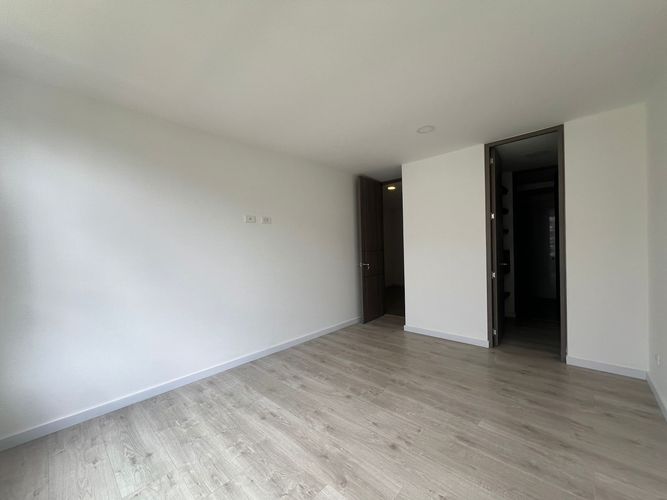Apartamento de 2 alcobas en arriendo en Cumbres, Envigado, 80 m² · foto 8 de 13