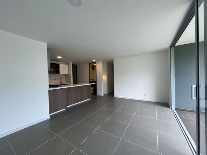 Apartamento de 2 alcobas en arriendo en Cumbres, Envigado, 80 m² · foto 3 de 13