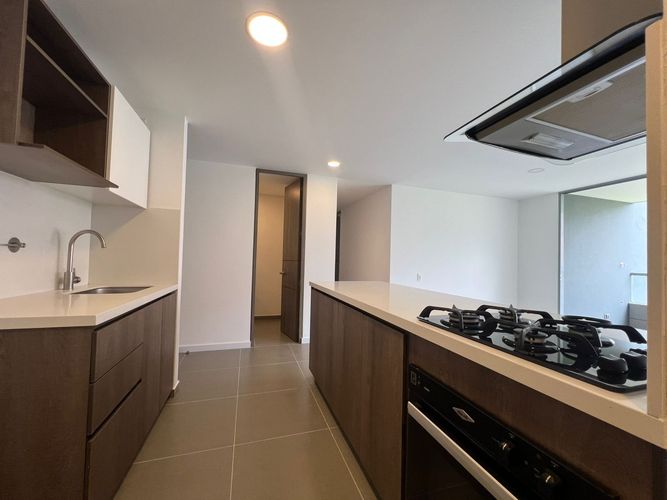 Apartamento de 2 alcobas en arriendo en Cumbres, Envigado, 80 m² · foto 2 de 13