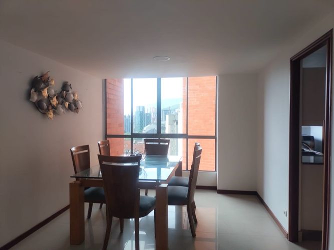 Apartamento de 3 alcobas en venta en El Poblado, Medellín, 142 m² · foto 3 de 18