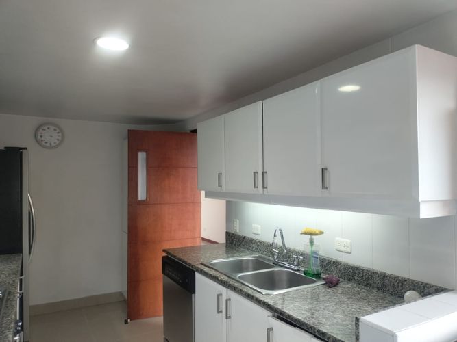 Apartamento de 3 alcobas en venta en El Poblado, Medellín, 142 m² · foto 6 de 18