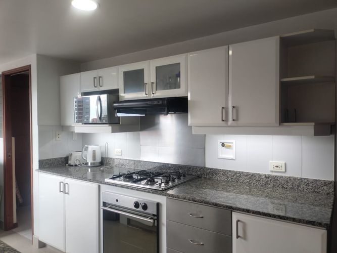 Apartamento de 3 alcobas en venta en El Poblado, Medellín, 142 m² · foto 5 de 18