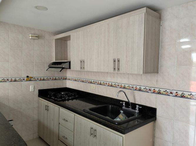 Apartamento de 3 alcobas en venta en El Poblado, Medellín, 80 m² · foto 4 de 16