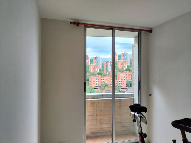 Apartamento de 3 alcobas en venta en El Poblado, Medellín, 80 m² · foto 14 de 16