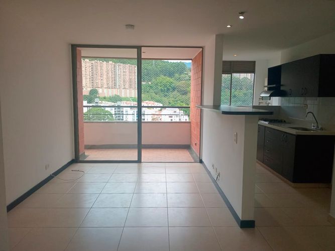 Apartamento en venta en El Poblado, Medellín · foto 2 de 16