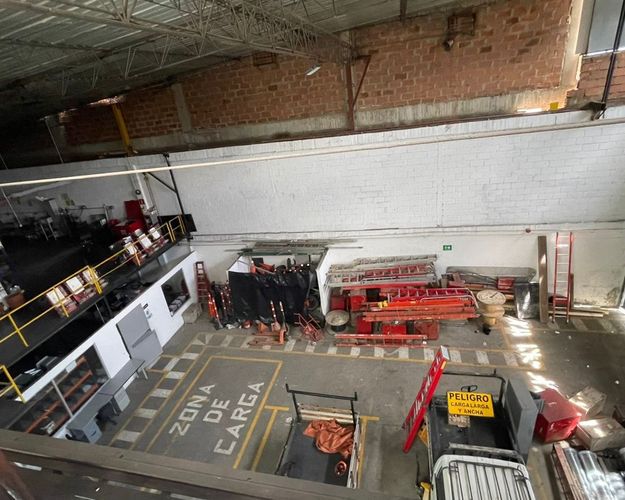 Bodega en arriendo en Entre Amigos, Sabaneta, 1320 m² · foto 11 de 20