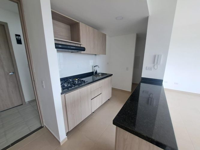 Apartamento de 3 alcobas en venta en Granjas De Provenza, Bucaramanga, 83 m² · foto 3 de 14