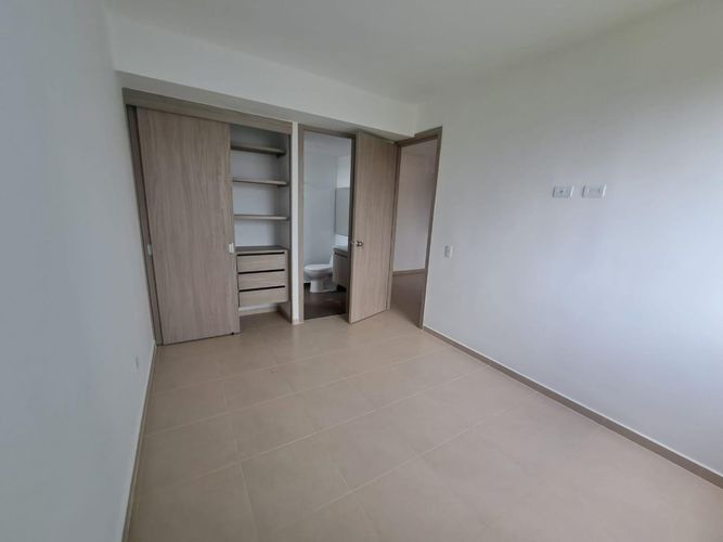 Apartamento de 3 alcobas en venta en Granjas De Provenza, Bucaramanga, 83 m² · foto 8 de 14