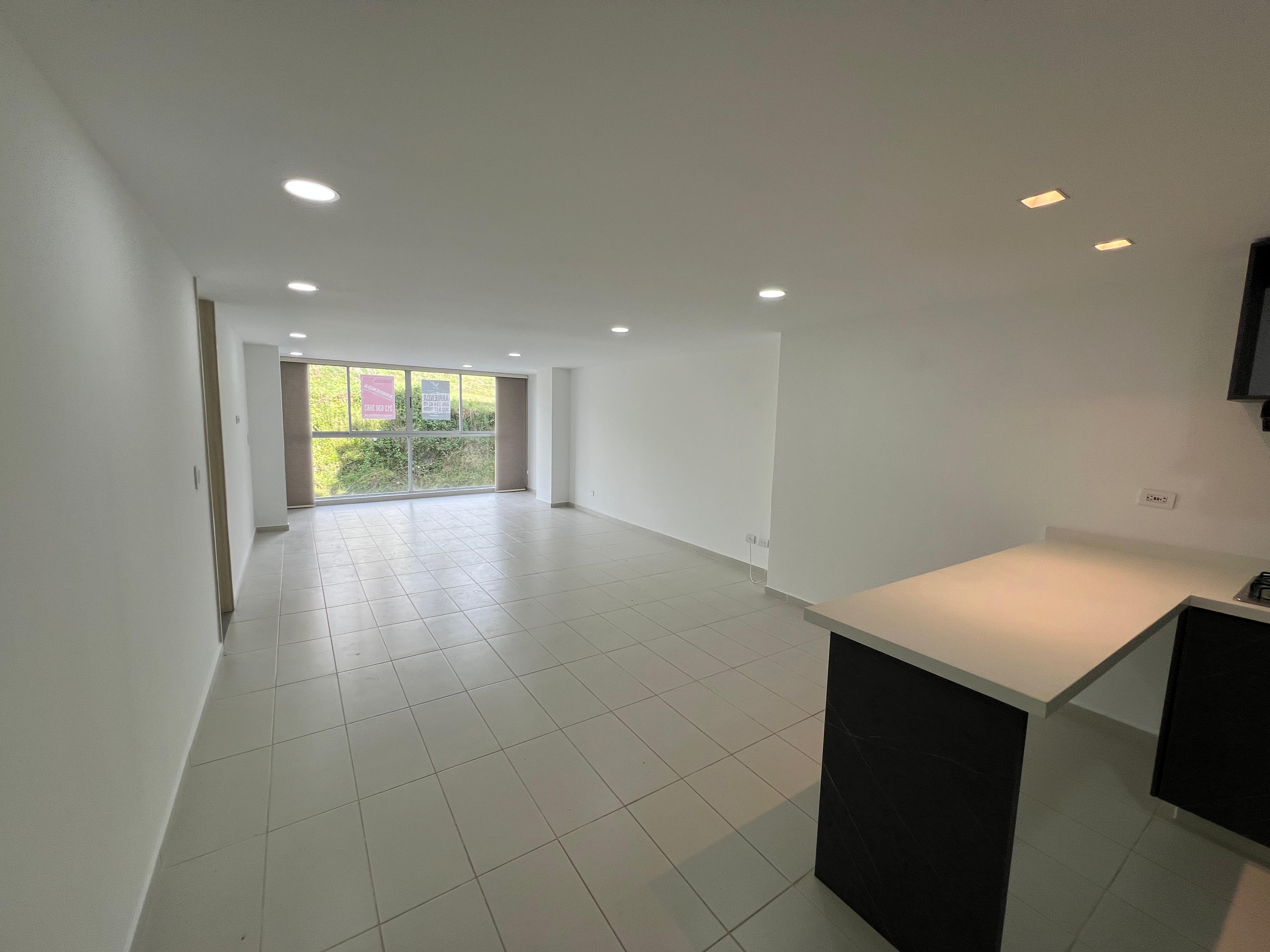 Apartamento en venta en Pinares, Pereira · foto 2 de 13