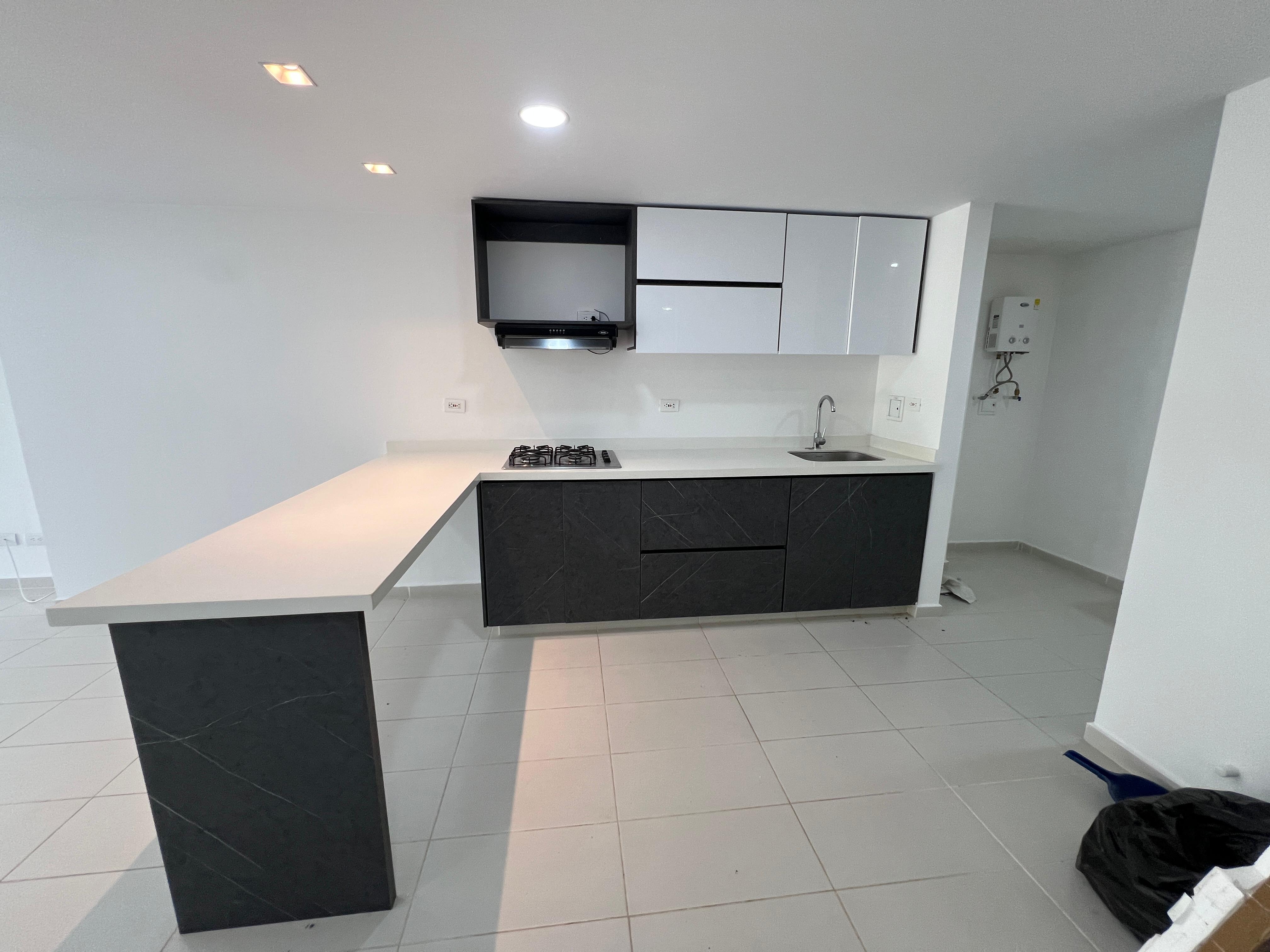 Apartamento en venta en Pinares, Pereira · foto 6 de 13